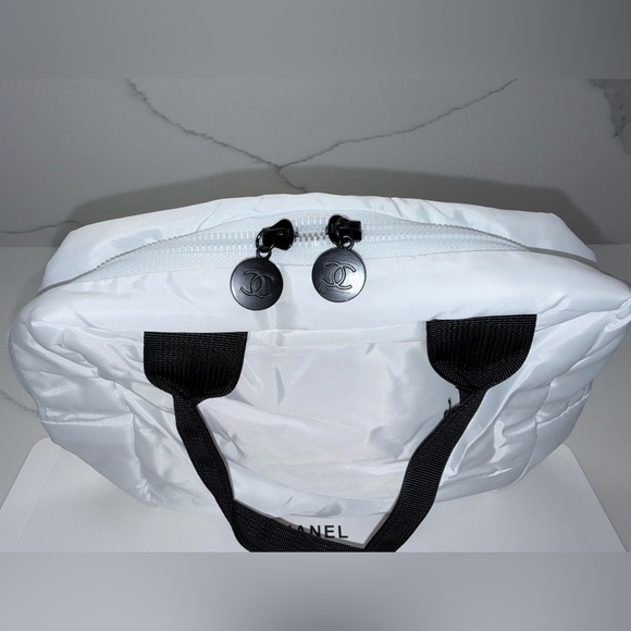 GWP Chanel White Tote/Cosmetic Bag - Picture 8 of 13